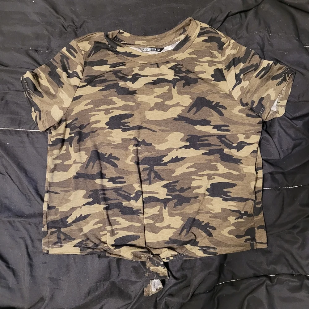 2 Shein crop tops - Picture 6 of 11